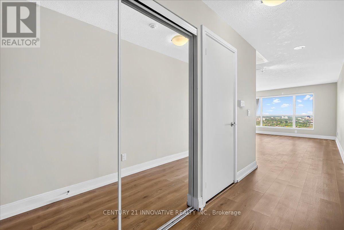 3501 - 125 Village Green Square Property Photo 6