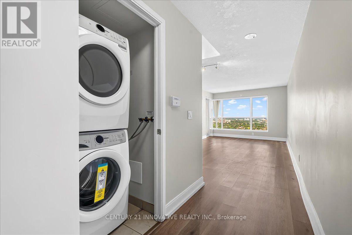 3501 - 125 Village Green Square Property Photo 9