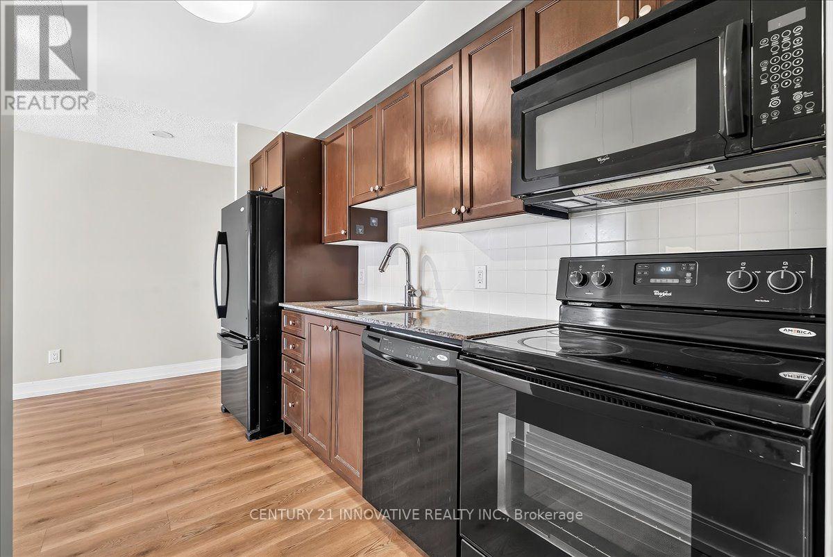 3501 - 125 Village Green Square Property Photo 18