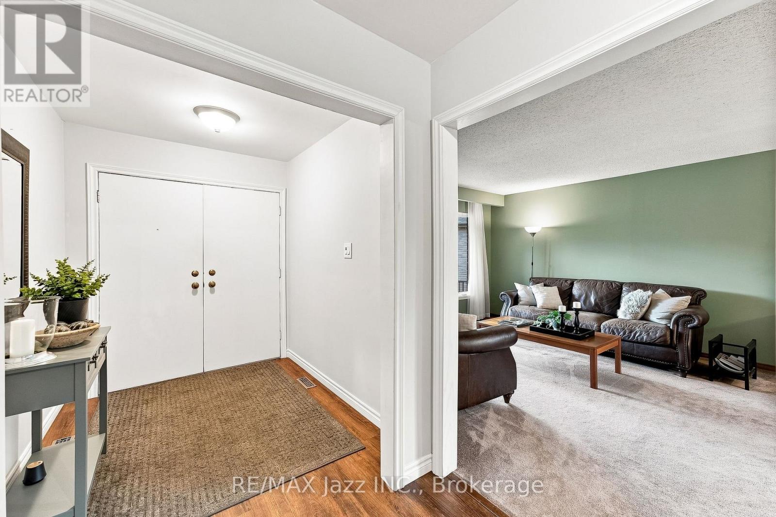 76 Chester Crescent Property Photo 6