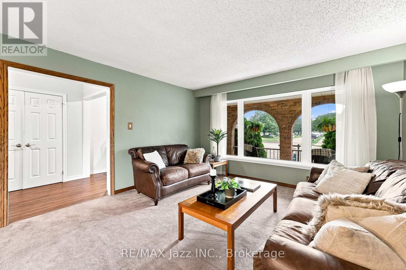 76 Chester Crescent Property Photo 7