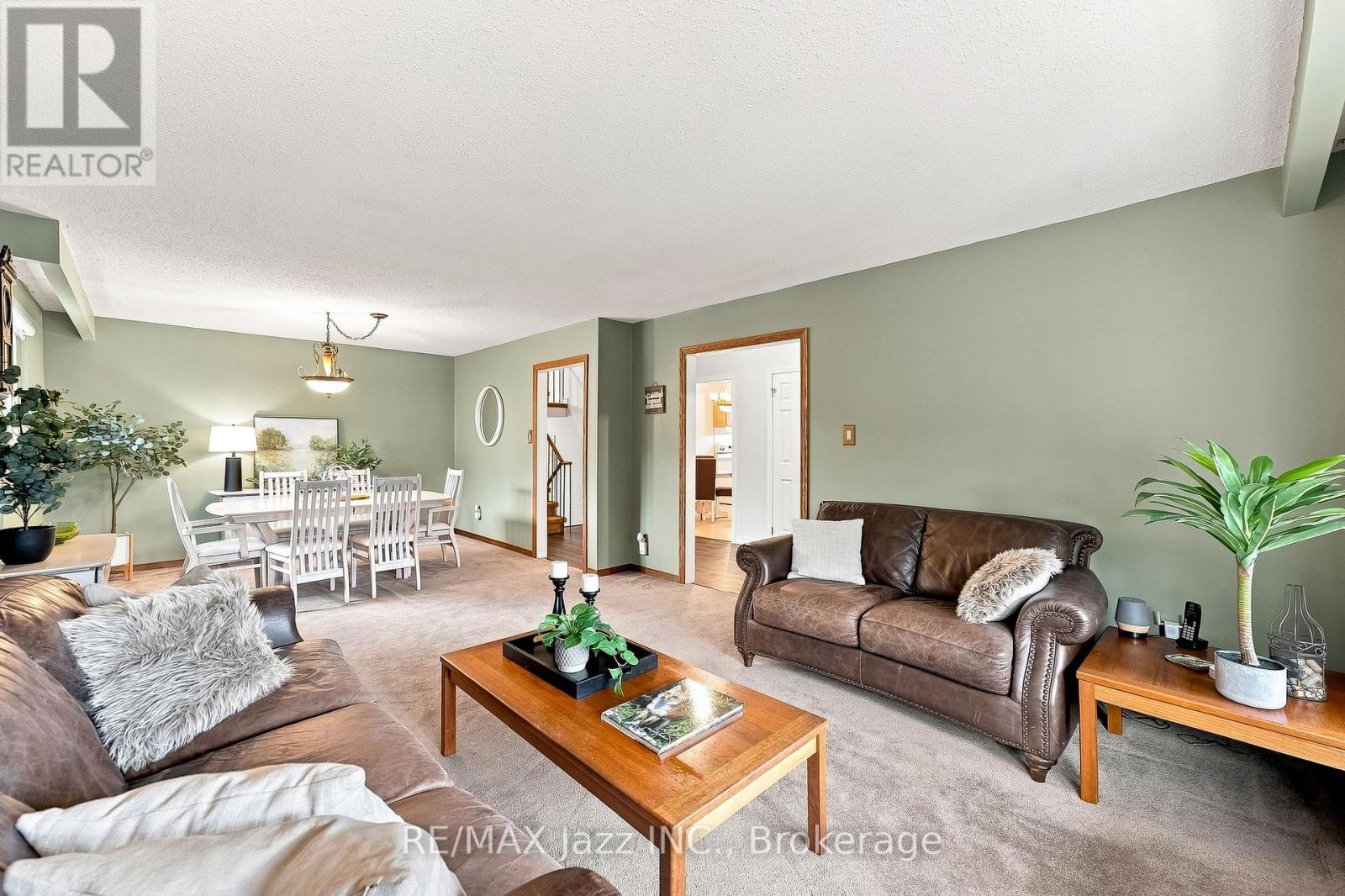 76 Chester Crescent Property Photo 8