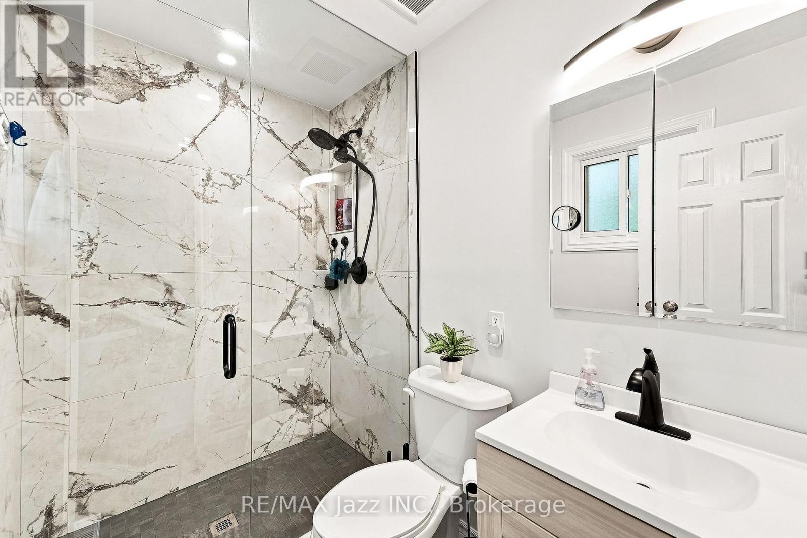 76 Chester Crescent Property Photo 22