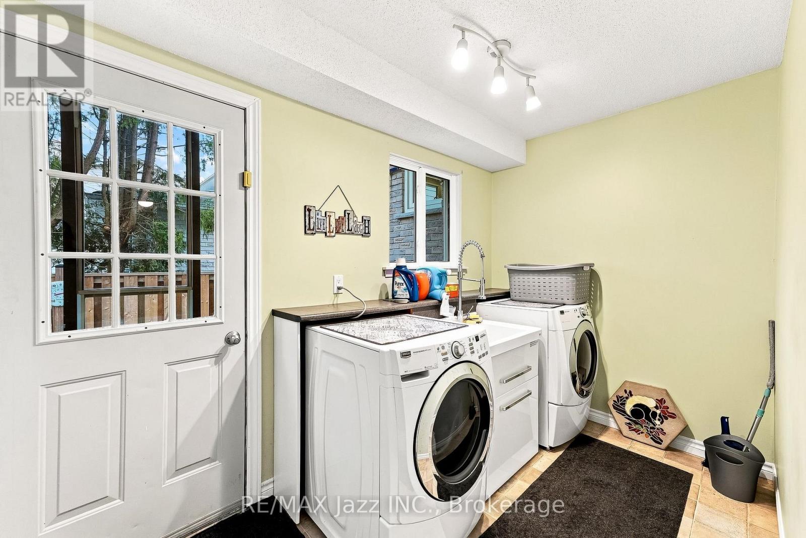 76 Chester Crescent Property Photo 30