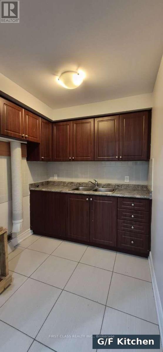 301 Rhodes Avenue Property Photo 5