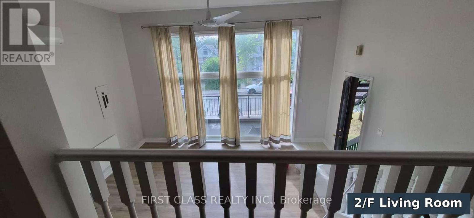 301 Rhodes Avenue Property Photo 9