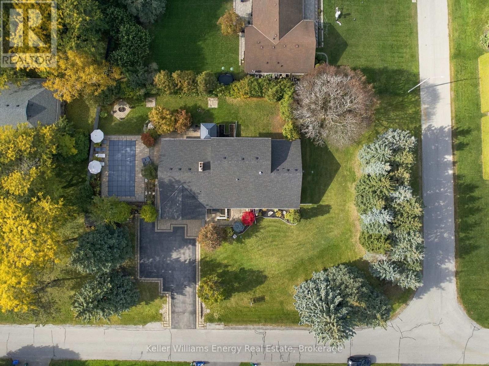 950 Swiss Heights Property Photo 4