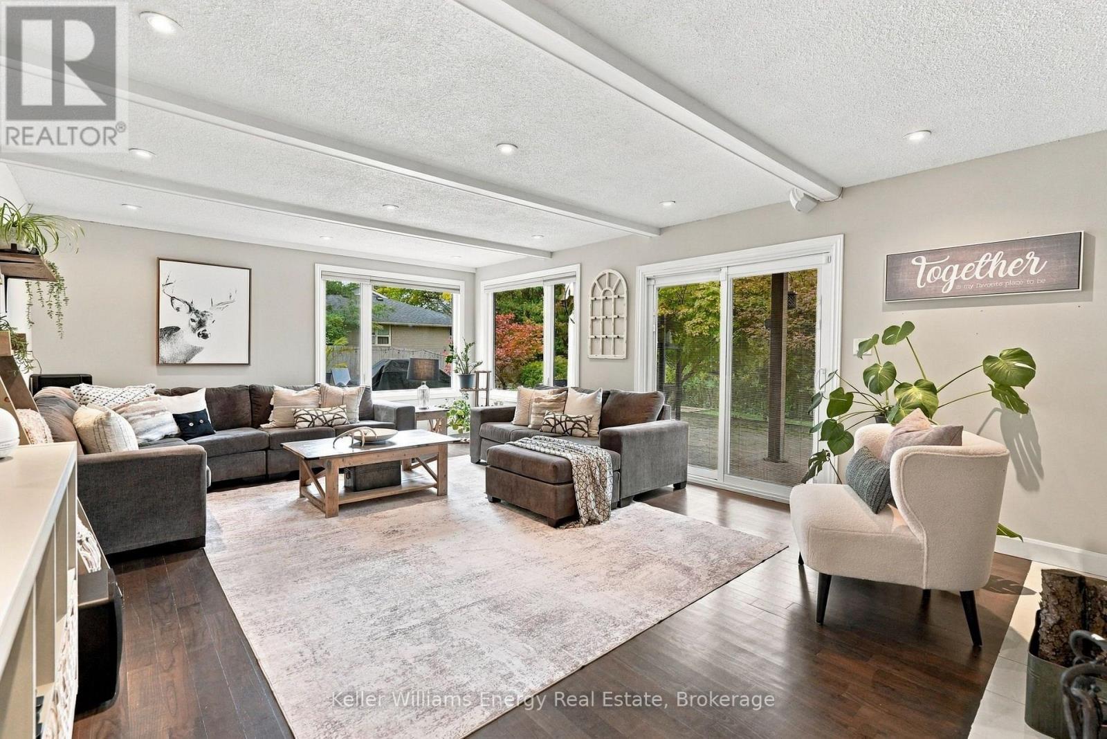 950 Swiss Heights Property Photo 15