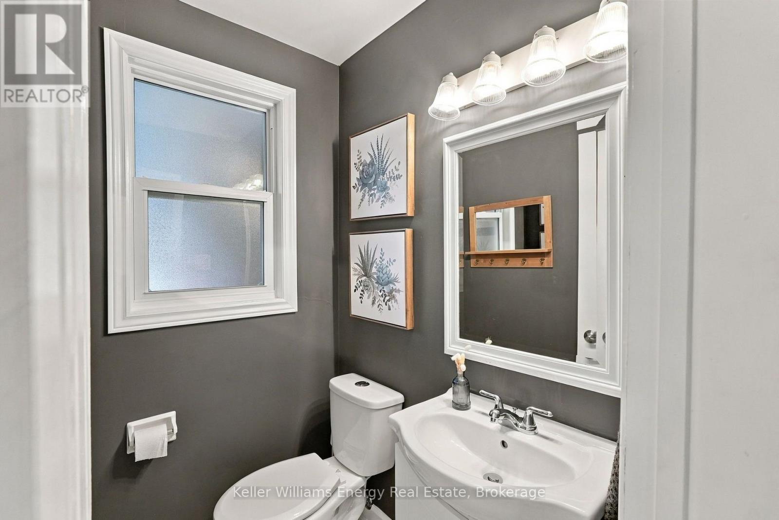 950 Swiss Heights Property Photo 19