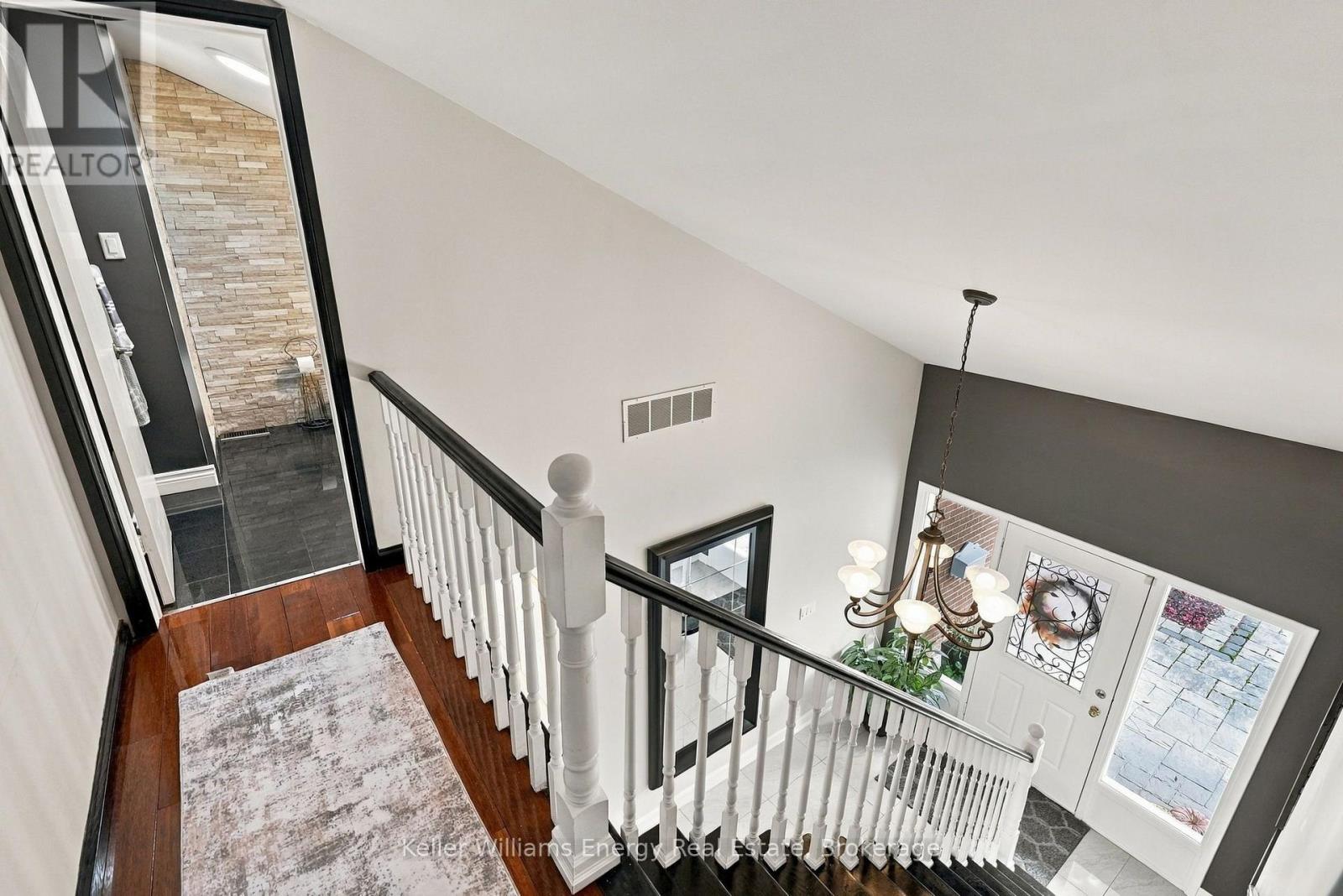950 Swiss Heights Property Photo 23