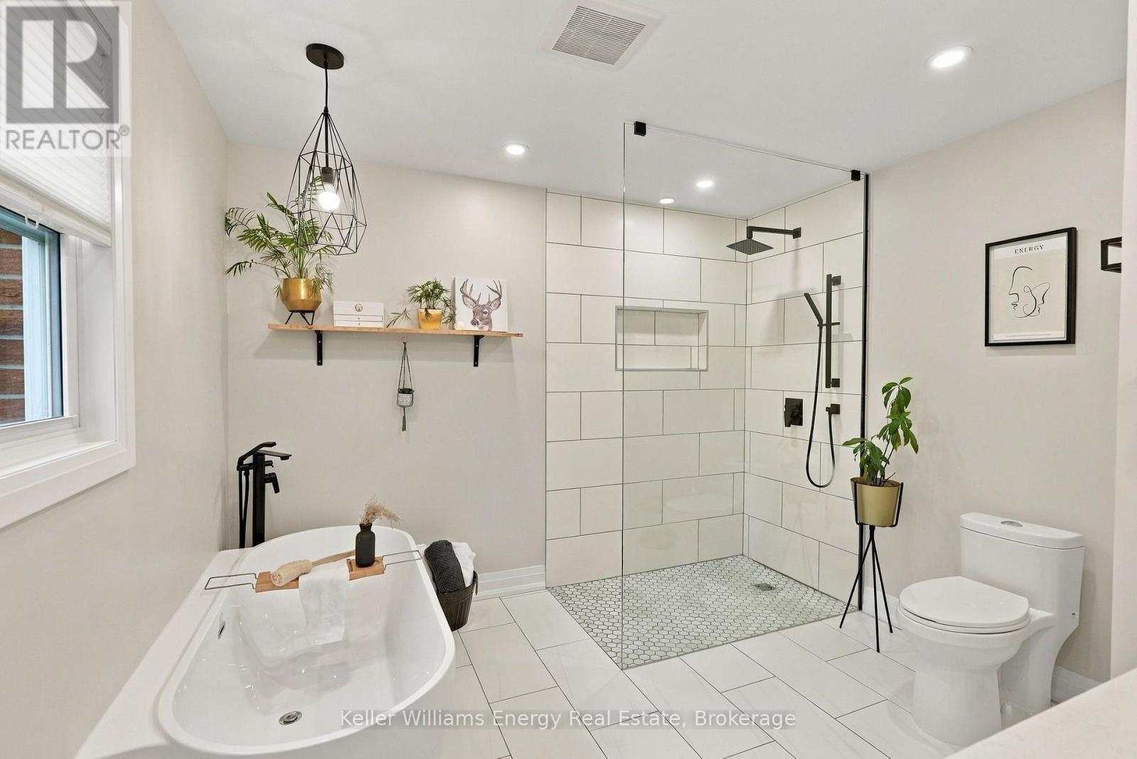 950 Swiss Heights Property Photo 26