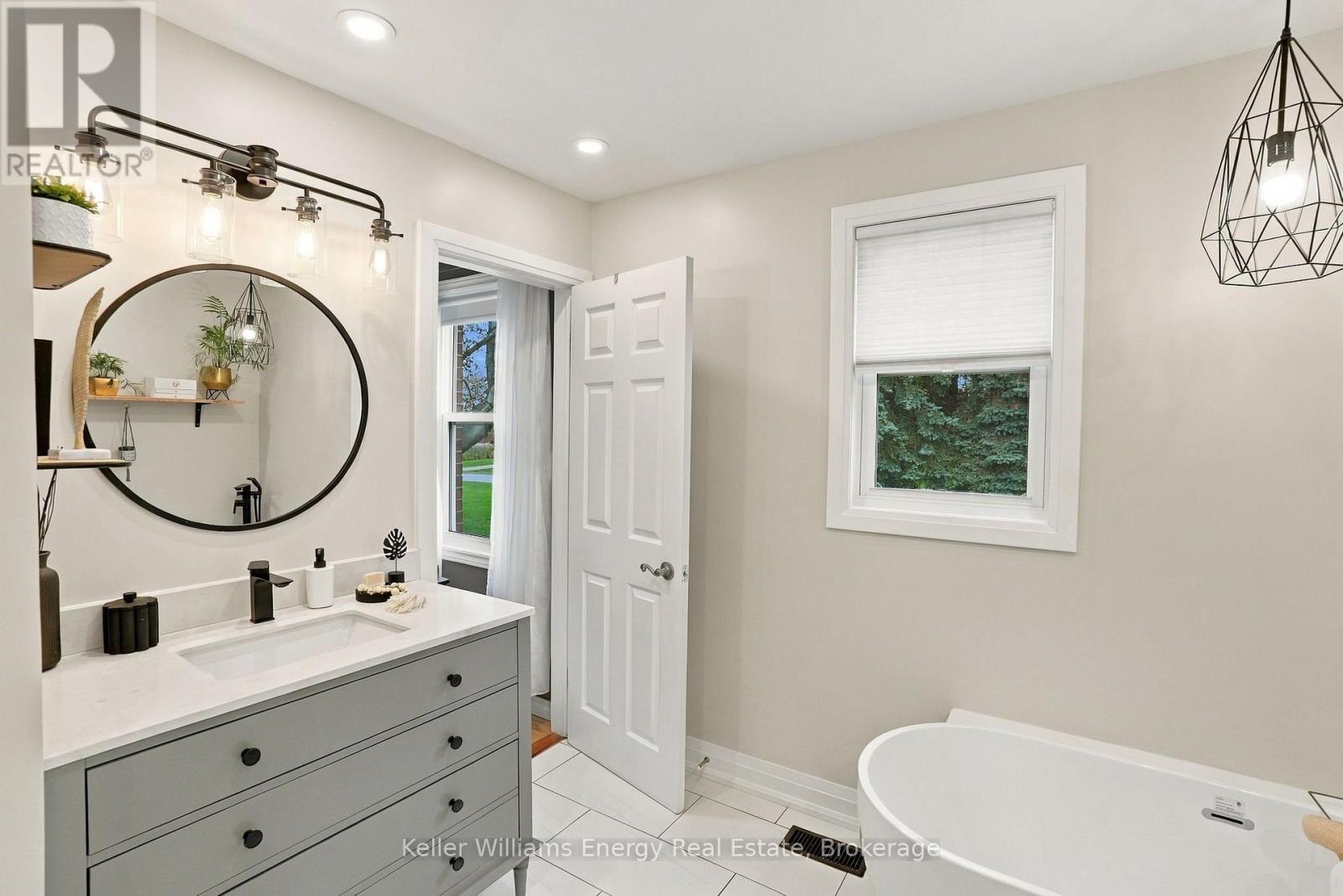 950 Swiss Heights Property Photo 27