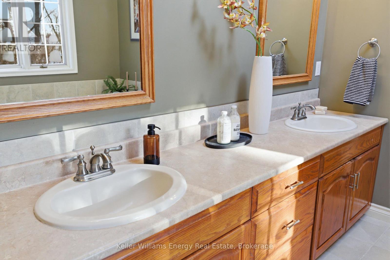 21 Stone Sound Property Photo 27