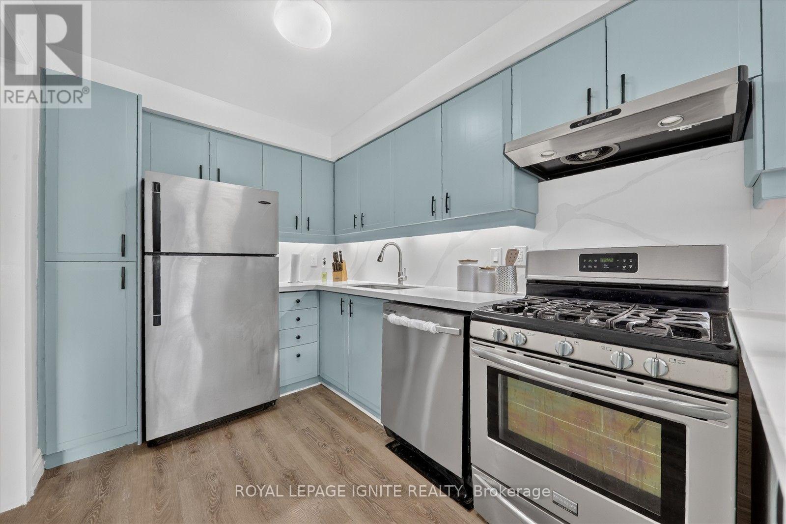 33 - 200 Murison Boulevard Property Photo 12