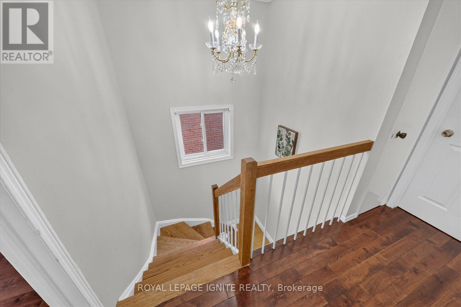 33 - 200 Murison Boulevard Property Photo 17