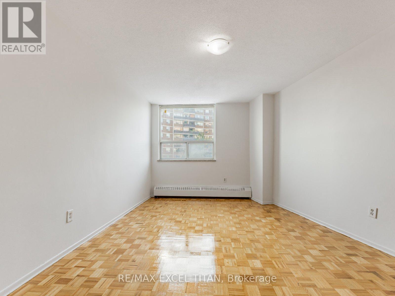 801 - 1385 Midland Avenue Property Photo 8