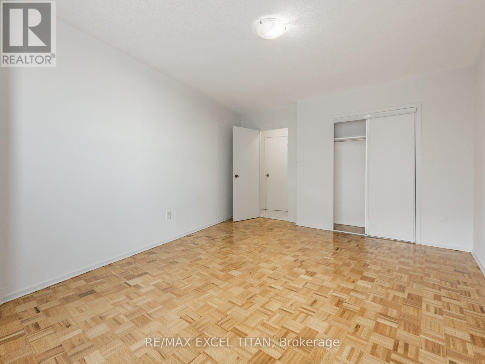 801 - 1385 Midland Avenue Property Photo 9