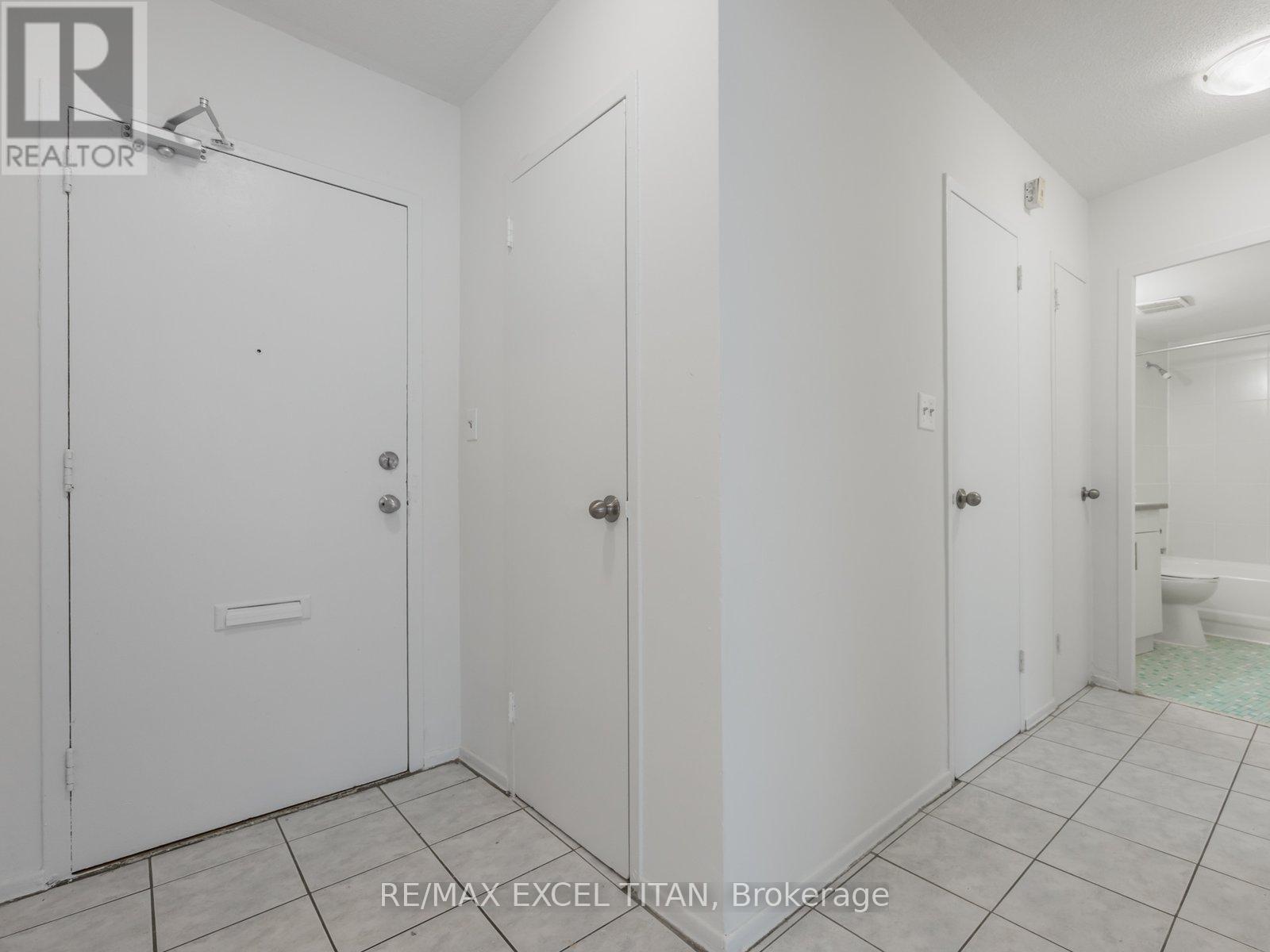 801 - 1385 Midland Avenue Property Photo 13