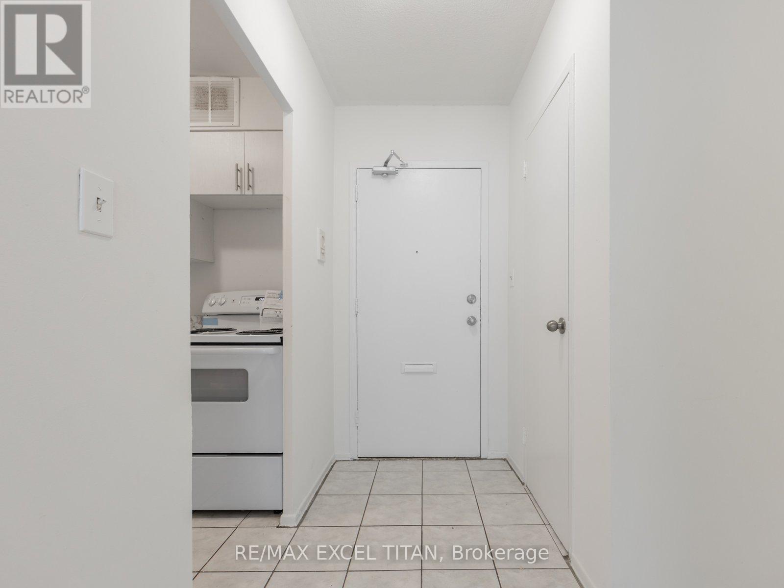 801 - 1385 Midland Avenue Property Photo 14