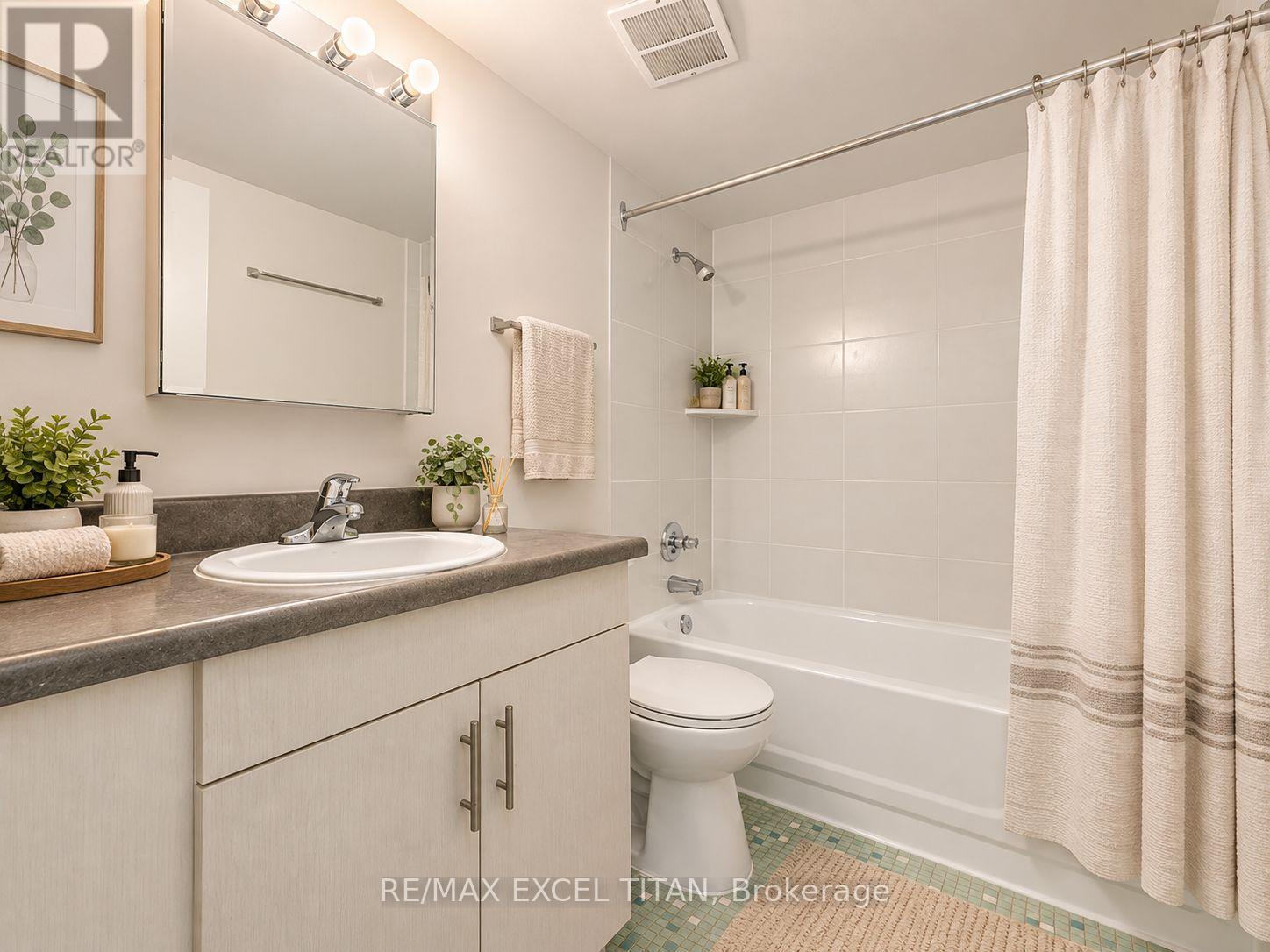801 - 1385 Midland Avenue Property Photo 22