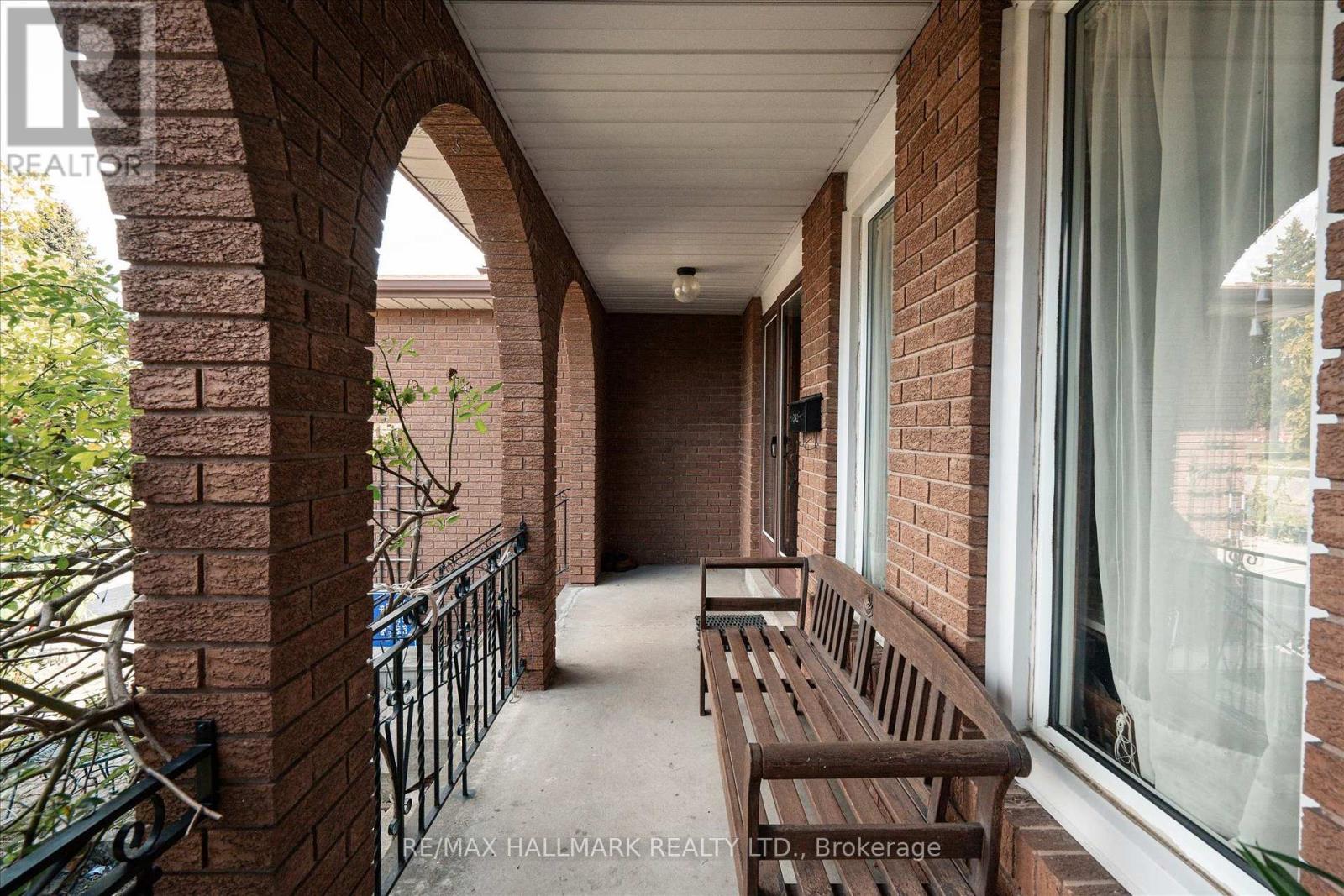 16 Ascolda Boulevard Property Photo 4