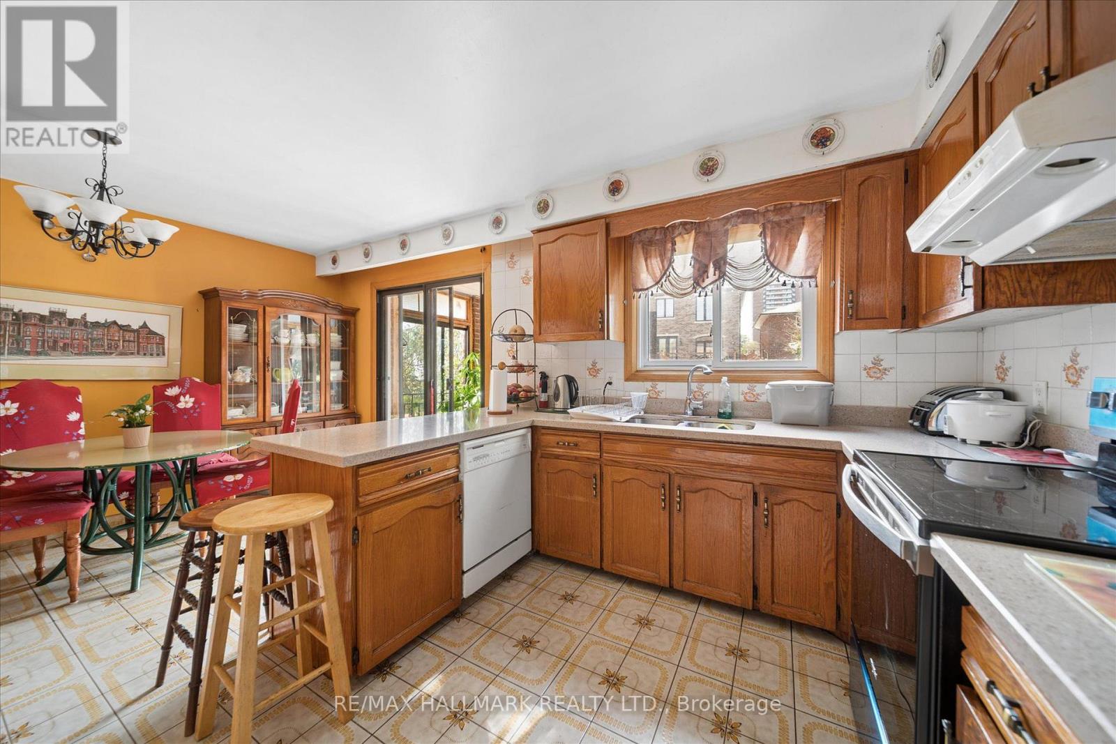 16 Ascolda Boulevard Property Photo 12