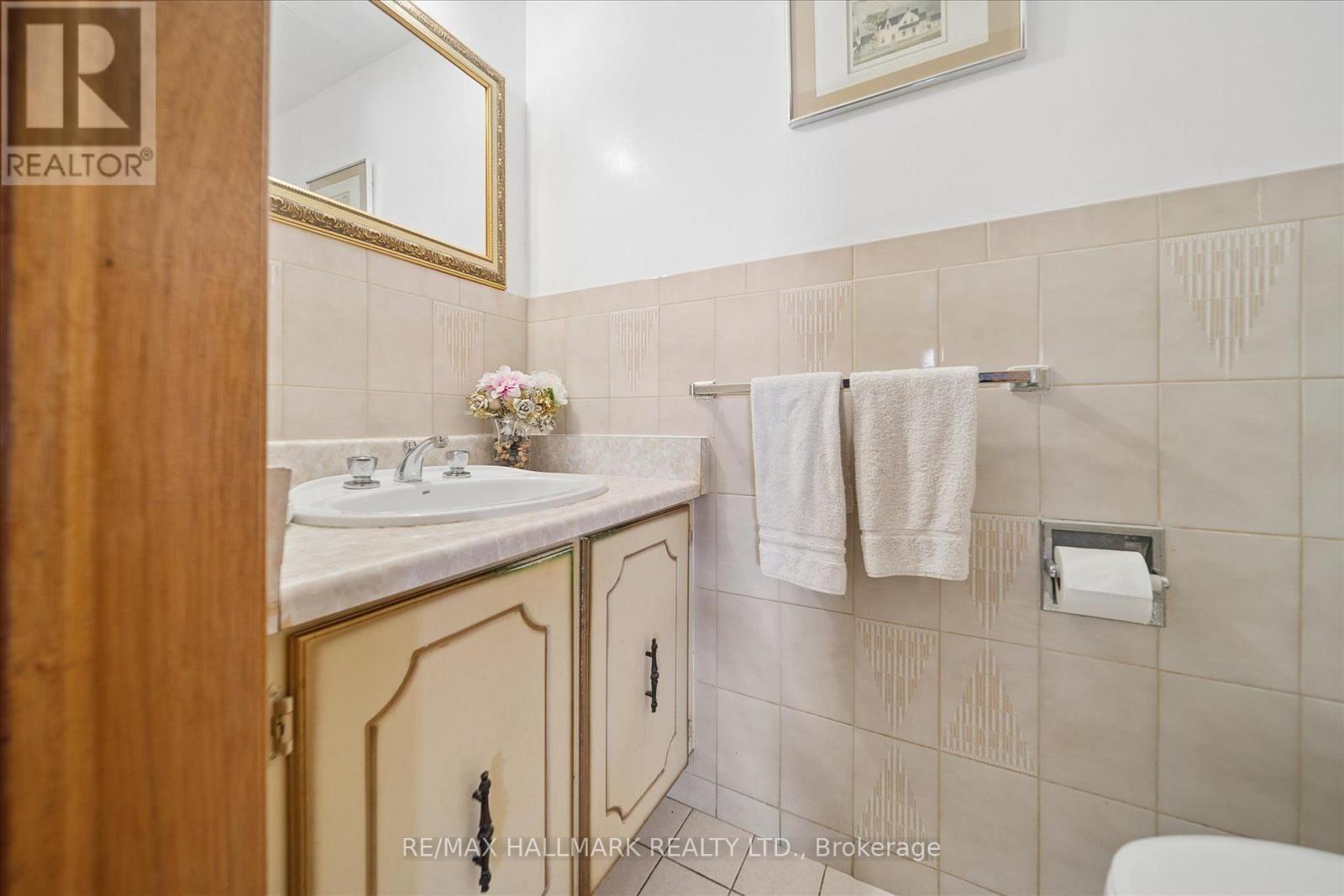16 Ascolda Boulevard Property Photo 17