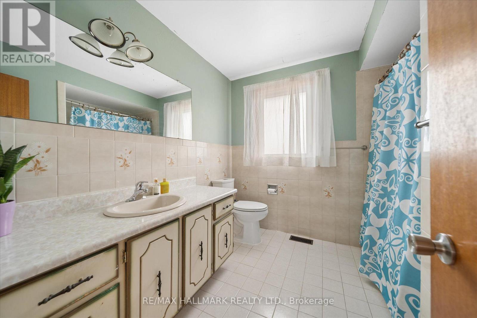 16 Ascolda Boulevard Property Photo 26