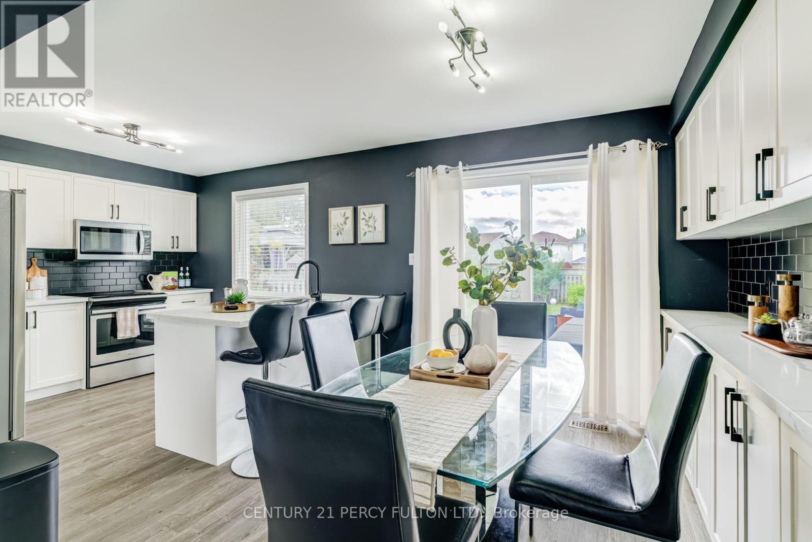 1842 Dalhousie Crescent Property Photo 16