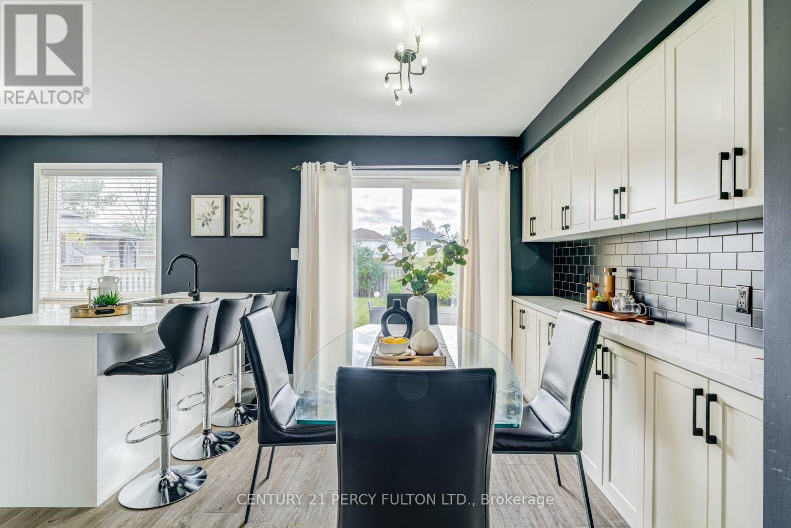 1842 Dalhousie Crescent Property Photo 17