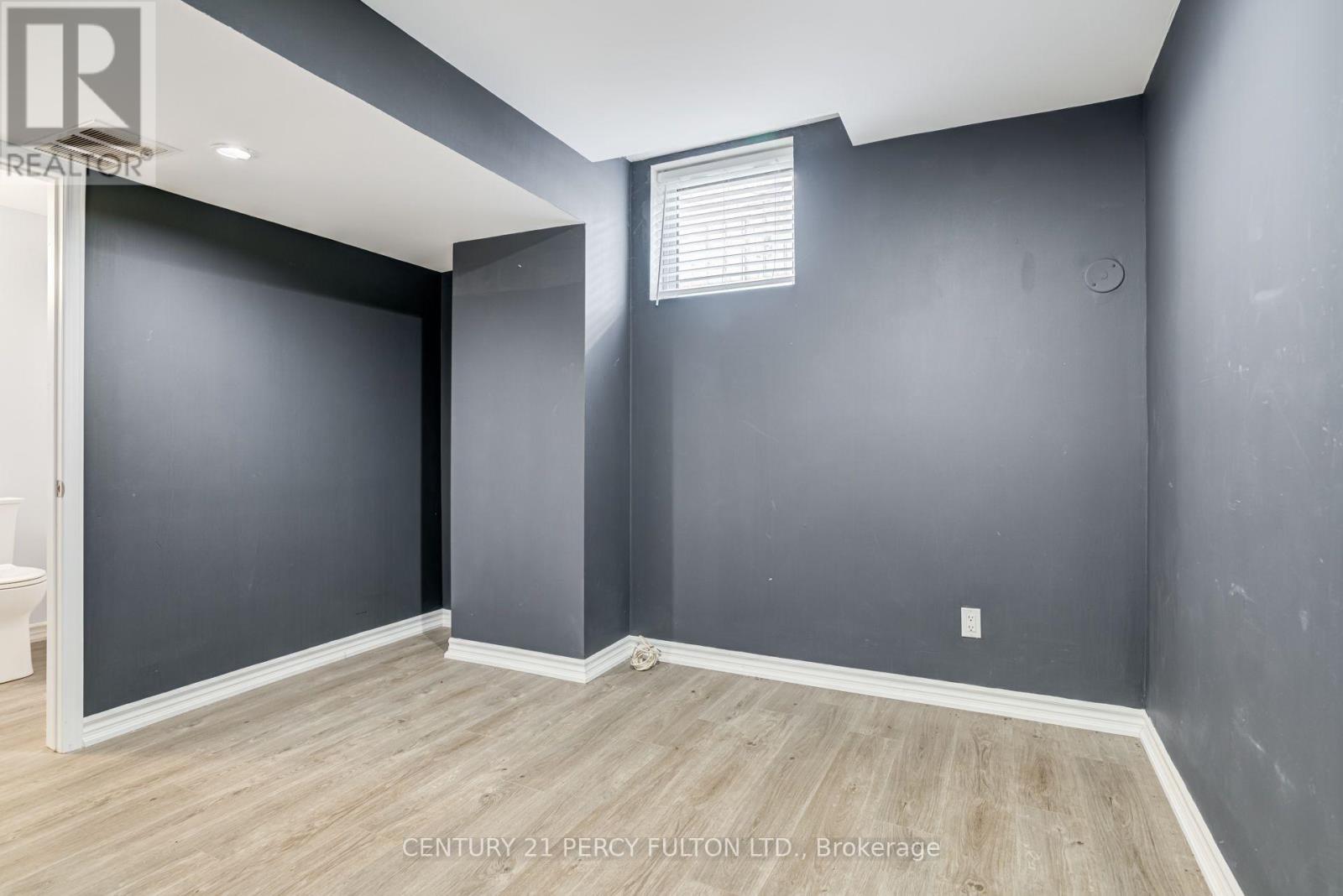 1842 Dalhousie Crescent Property Photo 31