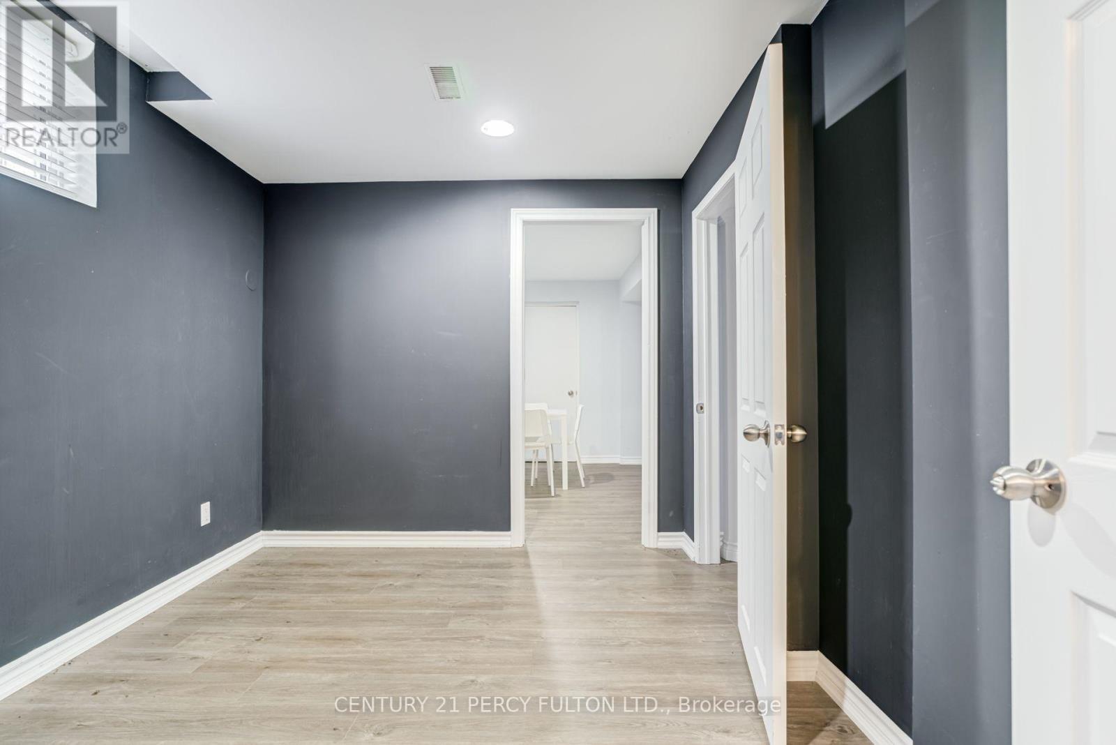 1842 Dalhousie Crescent Property Photo 32
