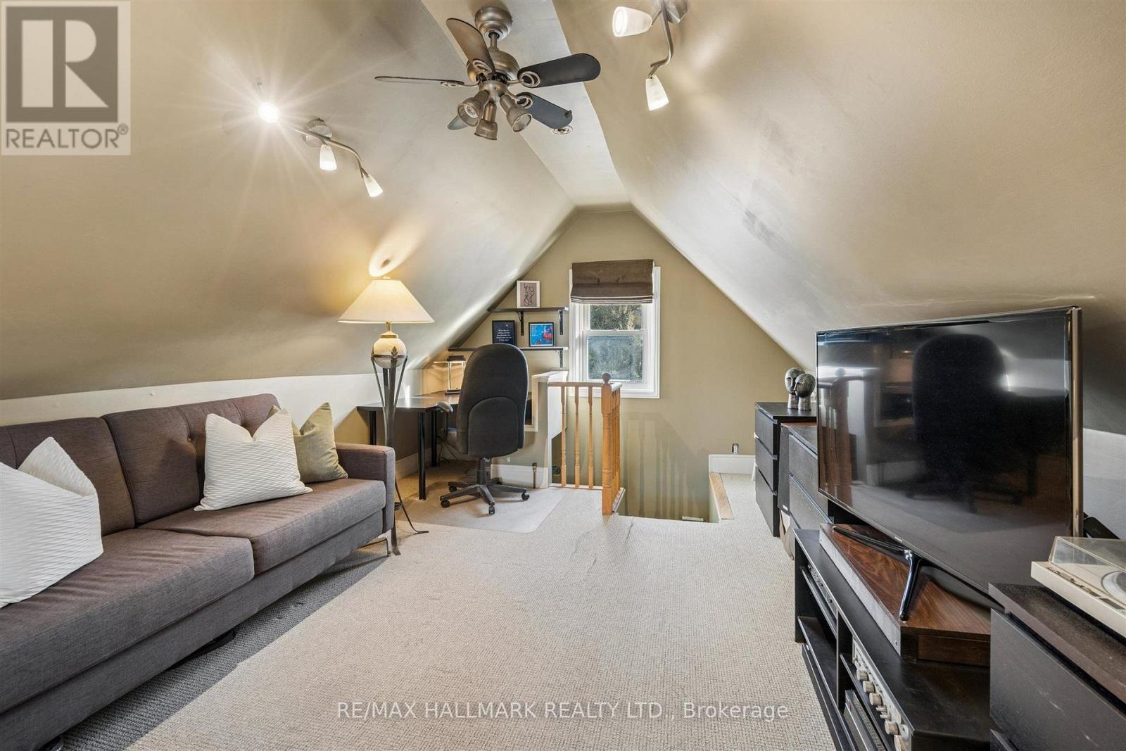 9 Savoy Avenue Property Photo 32