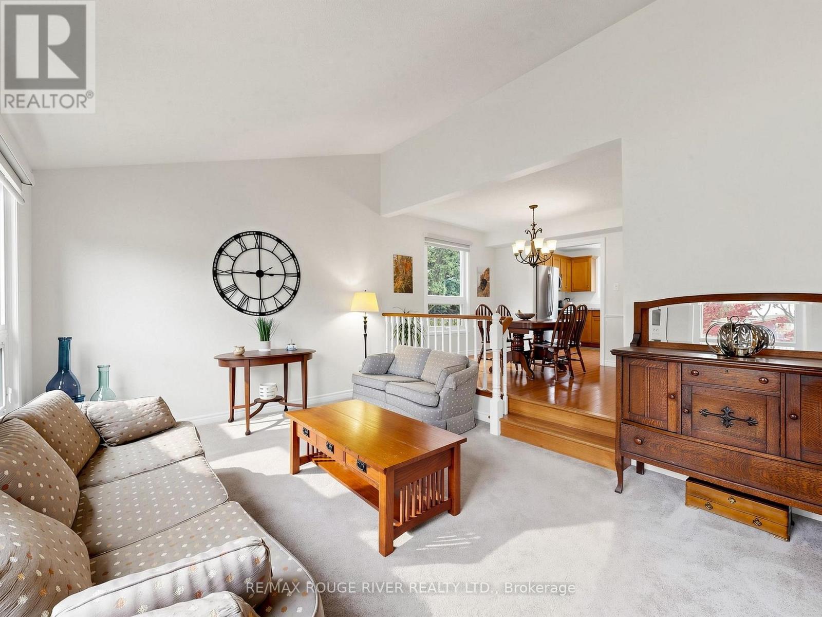1739 Ada Court Property Photo 4