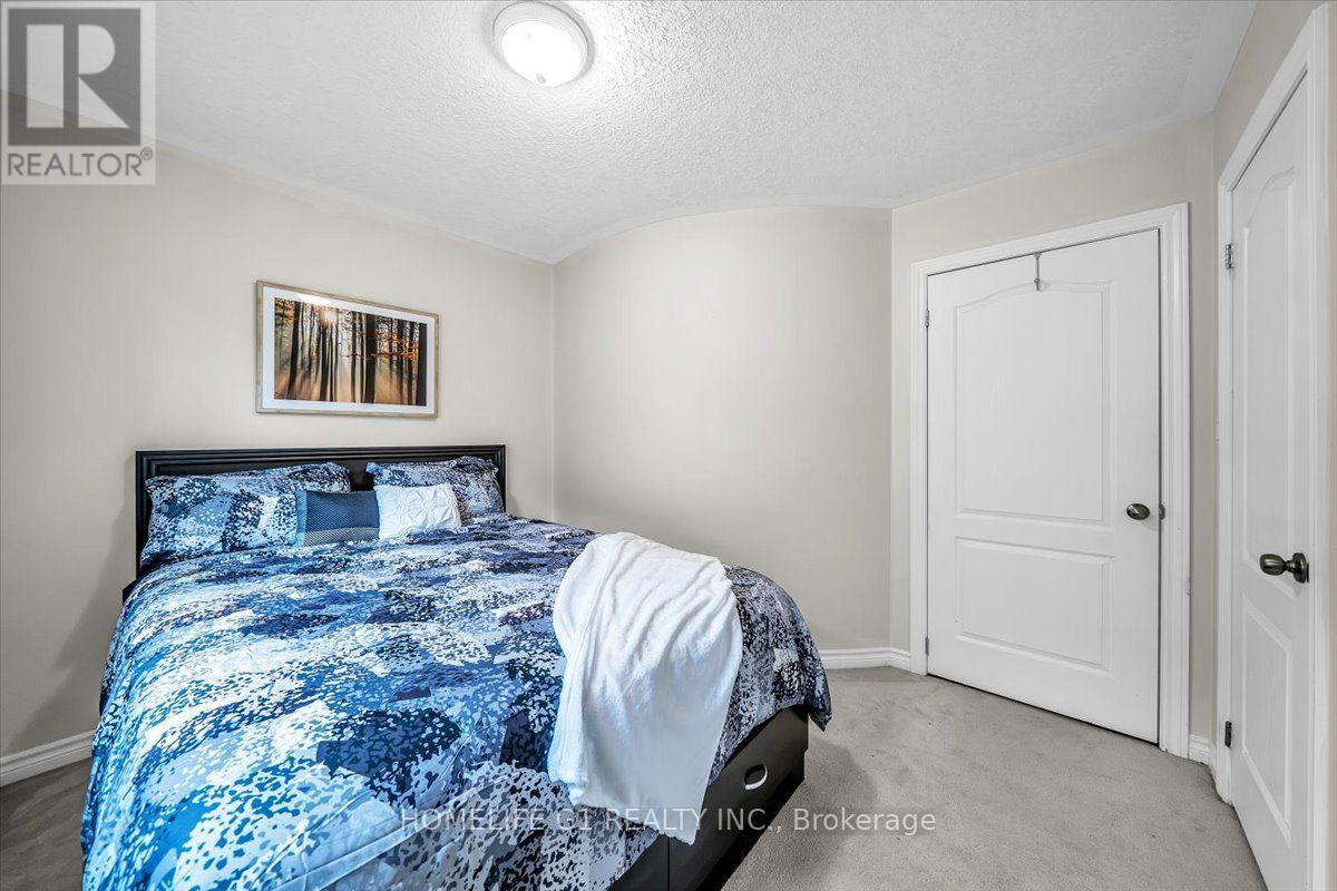 47 Holyrod Drive Property Photo 30