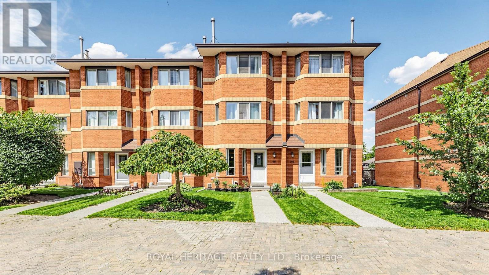 Th 19 - 2472 Eglinton Avenue E Property Photo 1