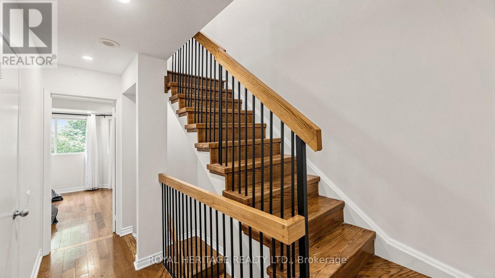 Th 19 - 2472 Eglinton Avenue E Property Photo 19