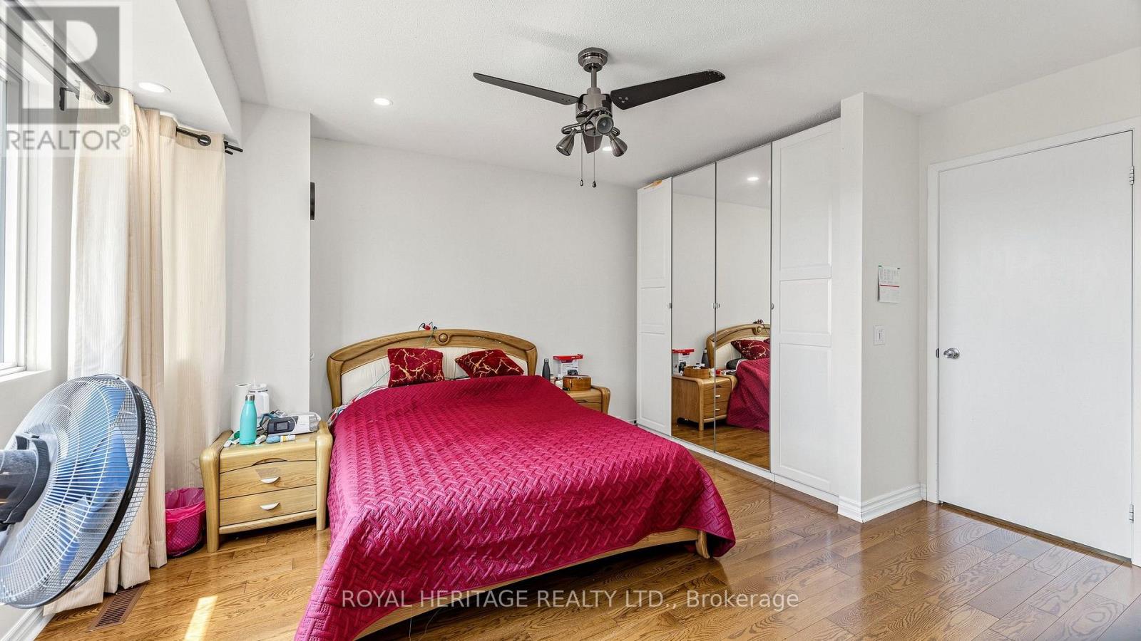 Th 19 - 2472 Eglinton Avenue E Property Photo 22