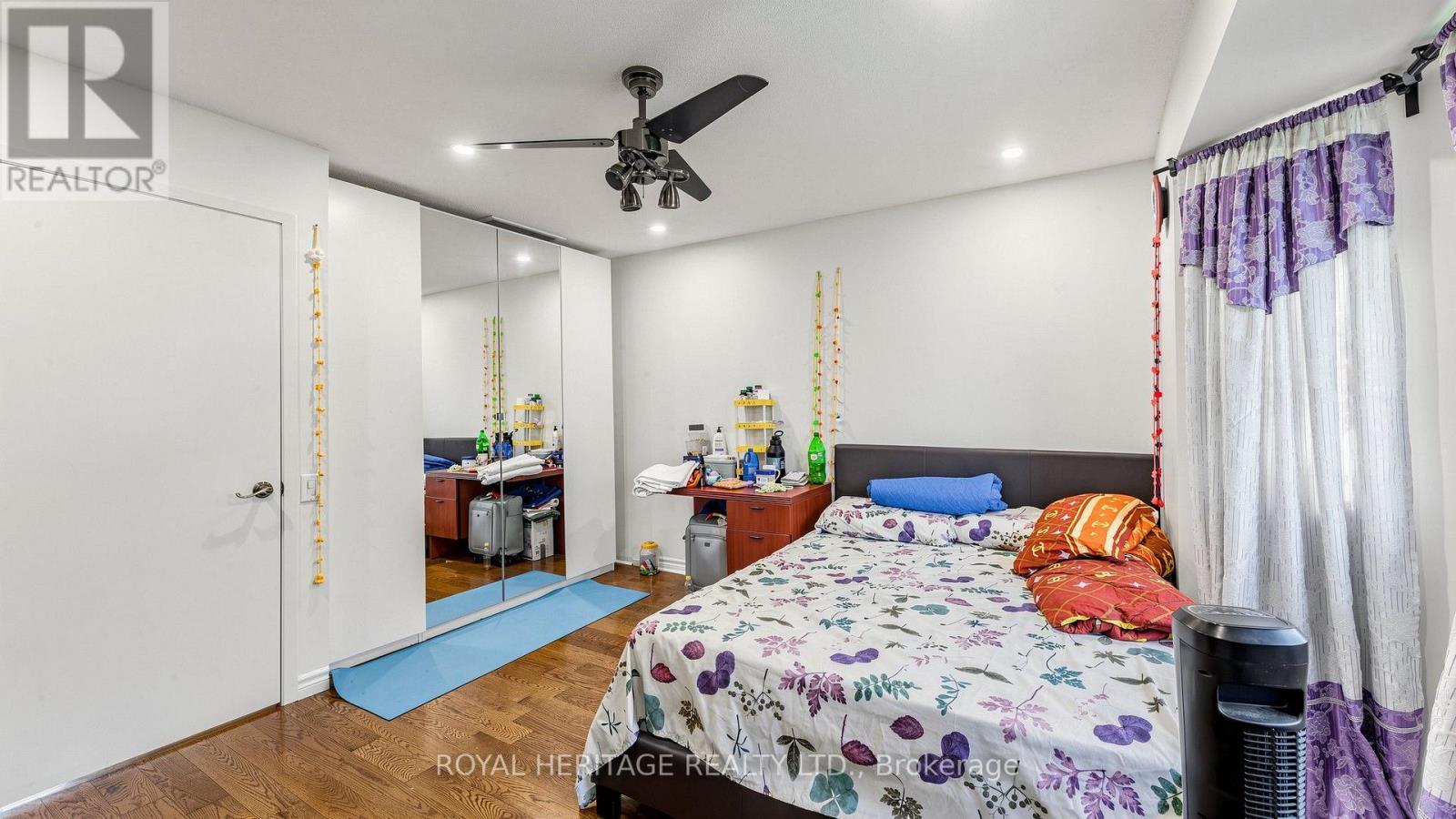 Th 19 - 2472 Eglinton Avenue E Property Photo 30