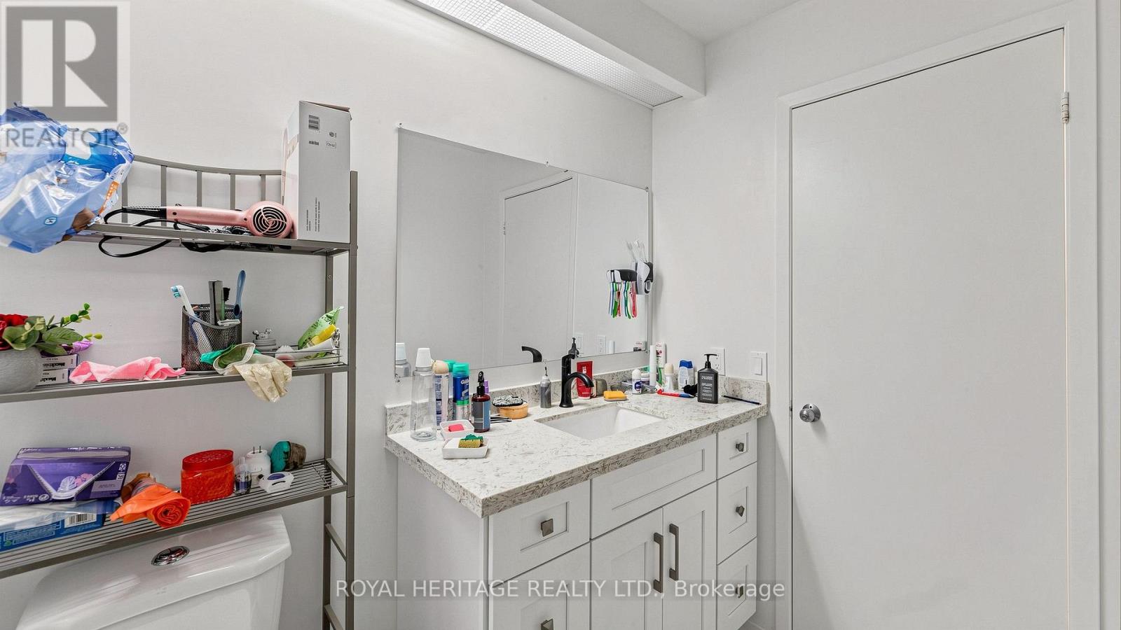 Th 19 - 2472 Eglinton Avenue E Property Photo 33