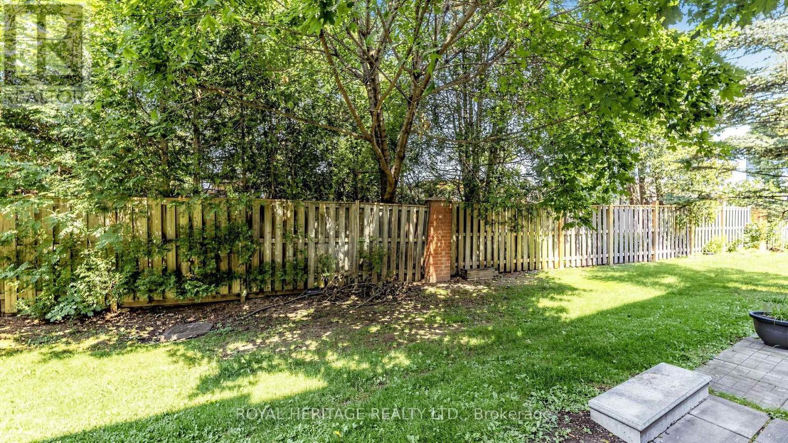 Th 19 - 2472 Eglinton Avenue E Property Photo 37
