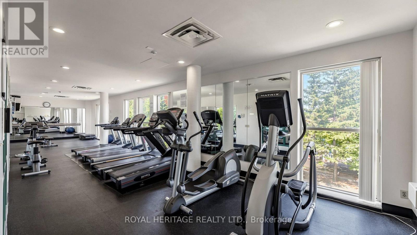 Th 19 - 2472 Eglinton Avenue E Property Photo 44
