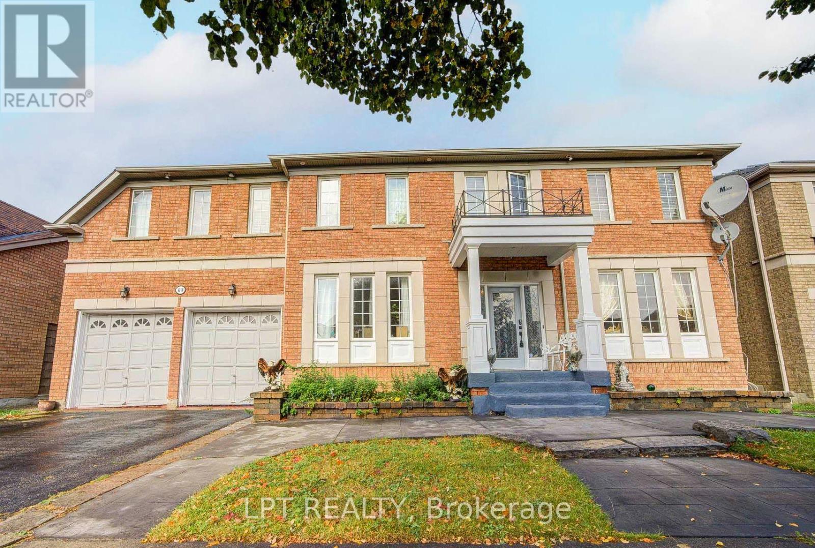 69 Westacott Crescent Property Photo 1
