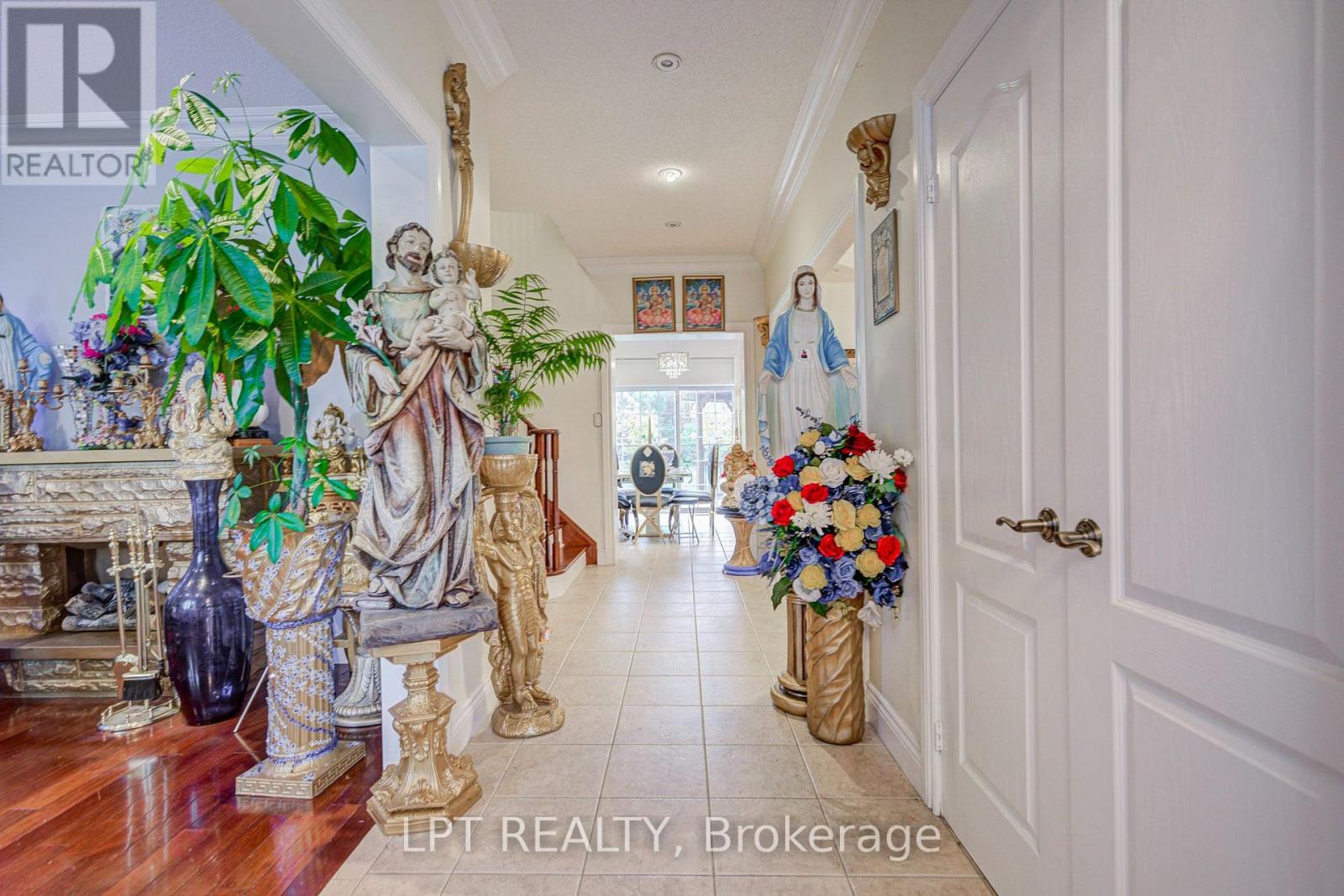69 Westacott Crescent Property Photo 4