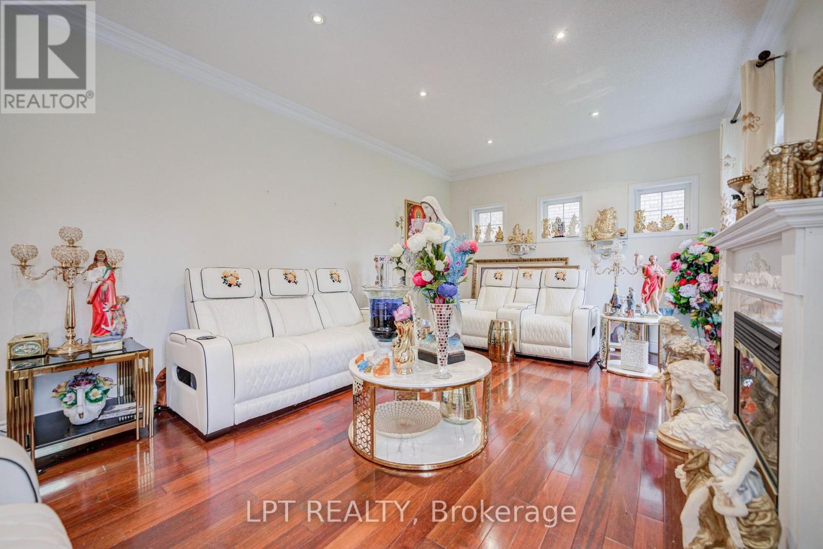 69 Westacott Crescent Property Photo 17