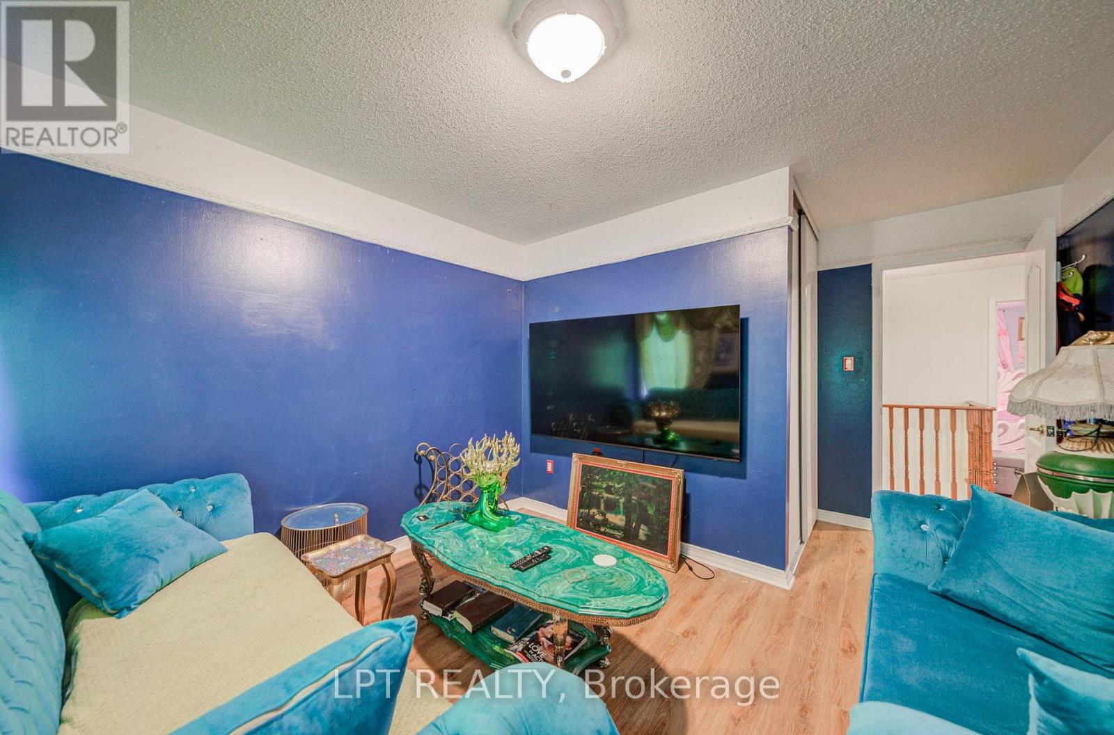 69 Westacott Crescent Property Photo 28
