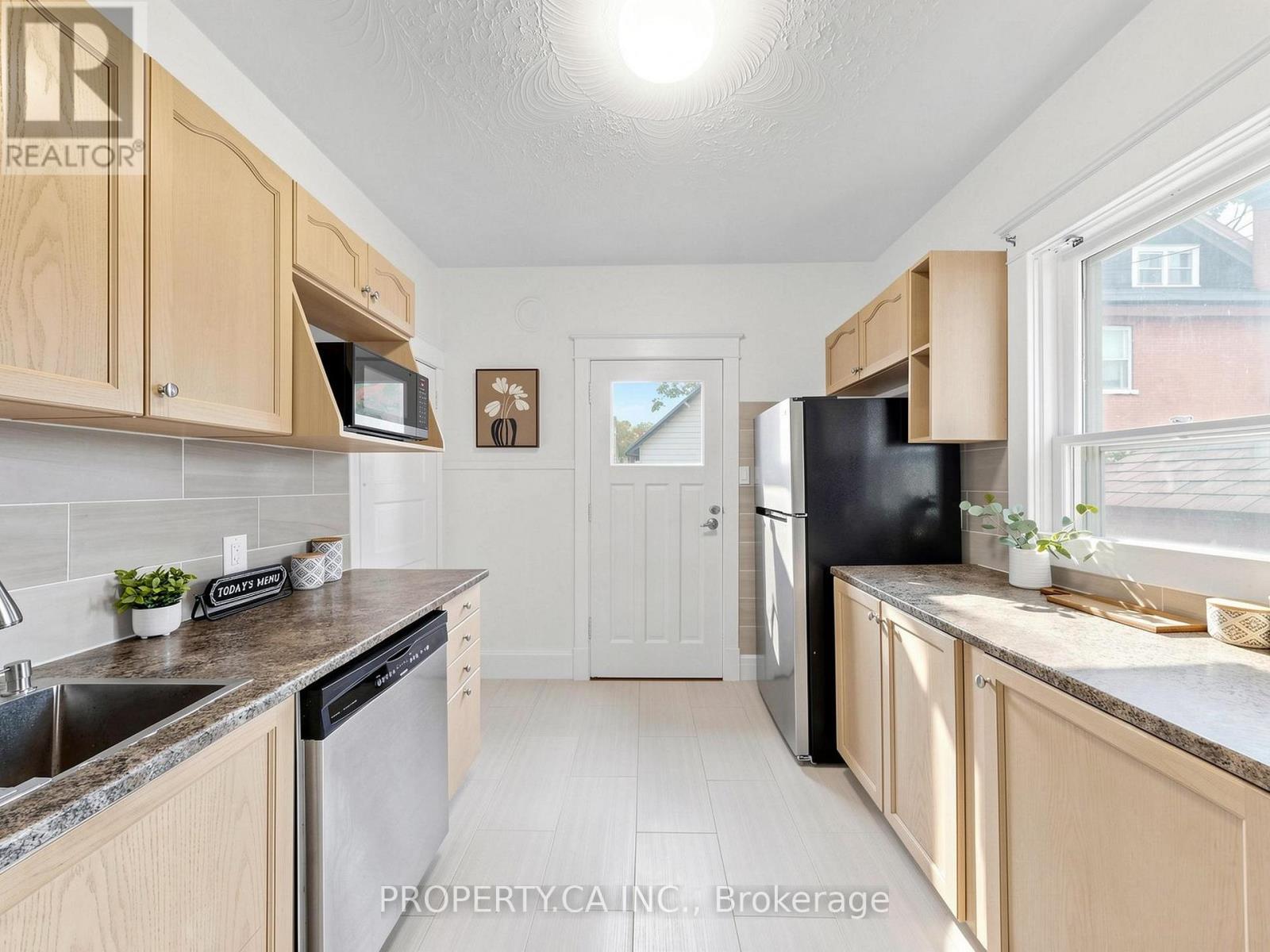205 Dearborn Avenue Property Photo 17