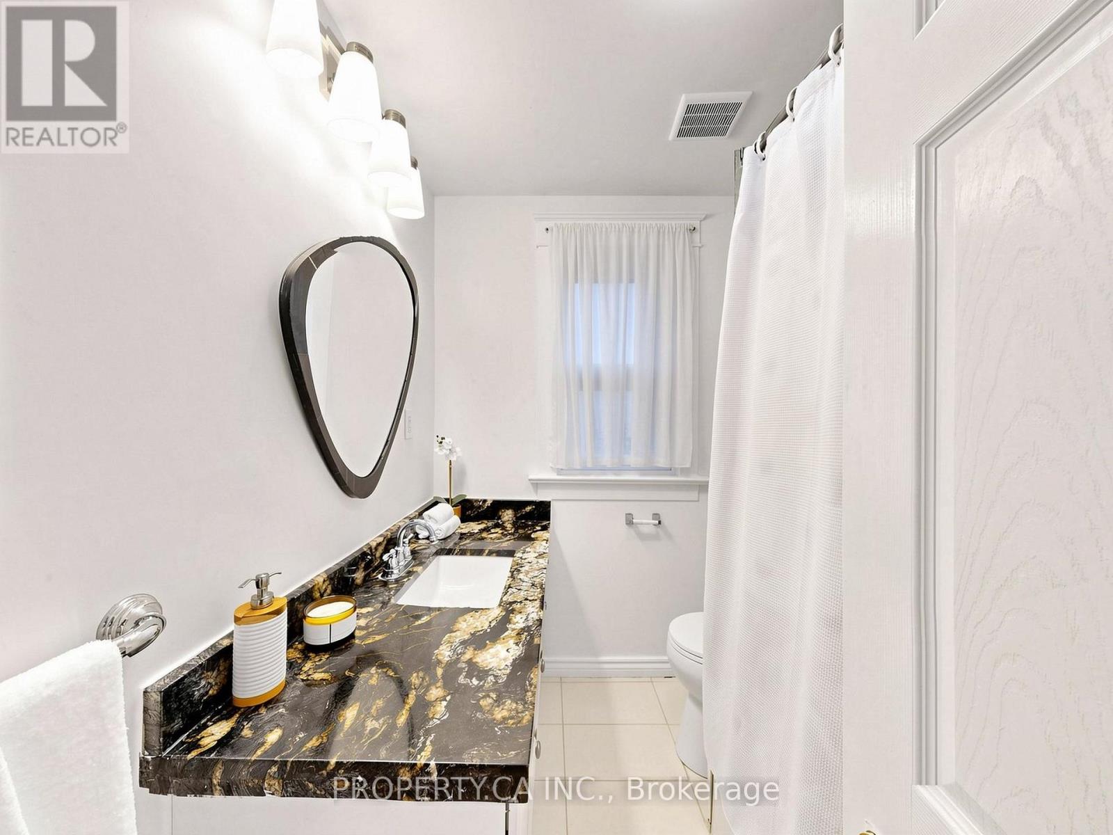 205 Dearborn Avenue Property Photo 28