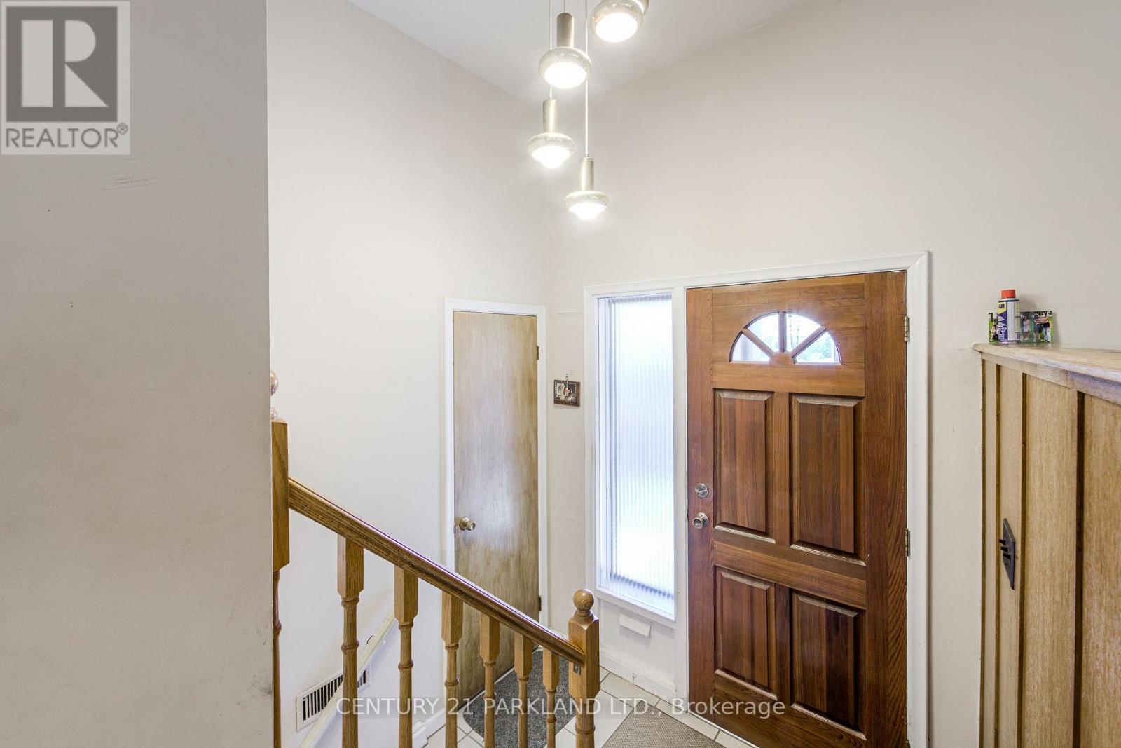 22 Waterfield Drive Property Photo 3