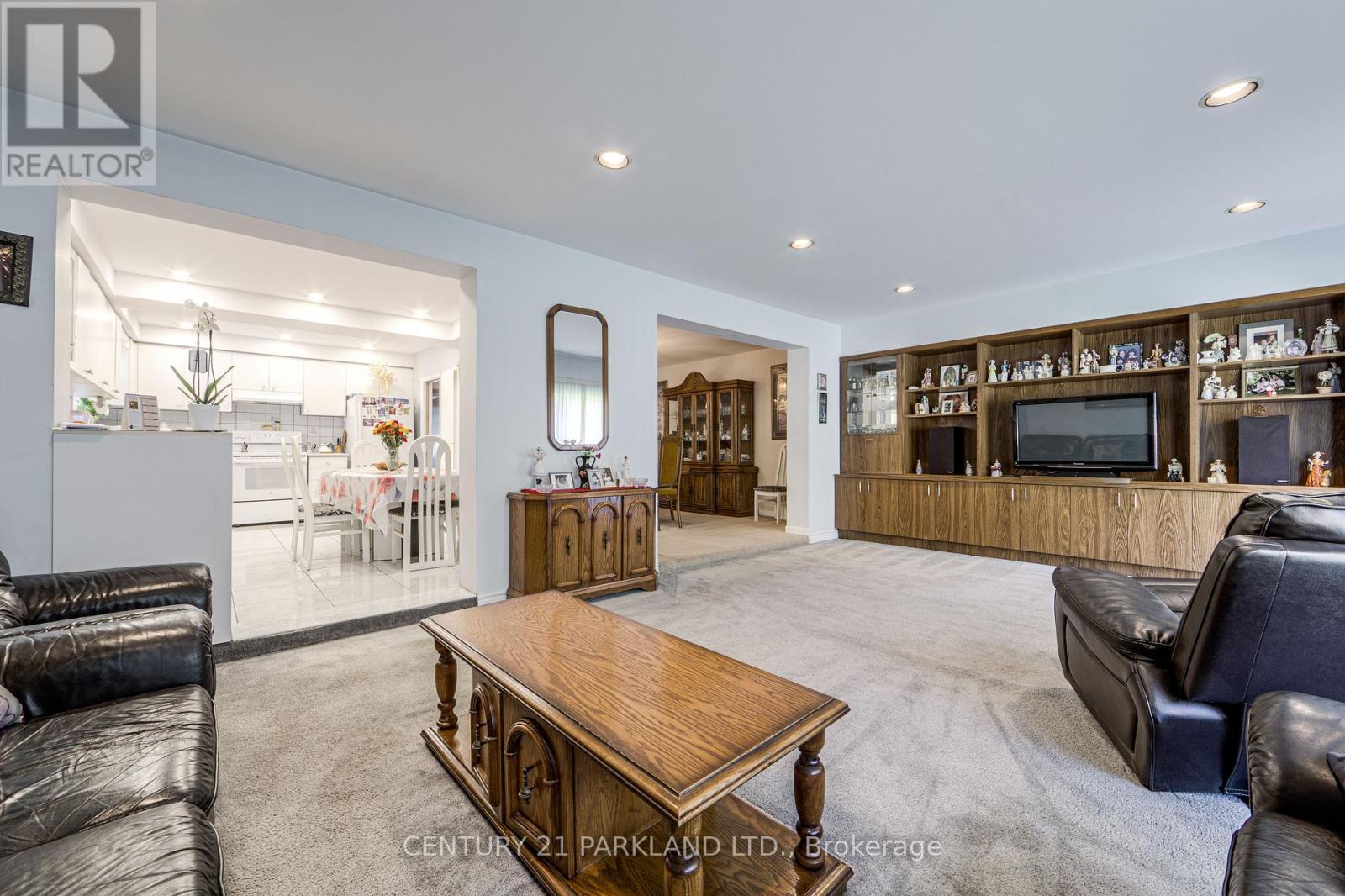 22 Waterfield Drive Property Photo 10